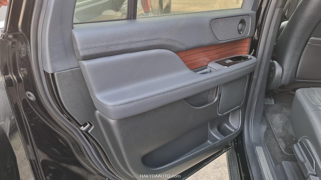 2023 LINCOLN NAVIGATOR L — 12