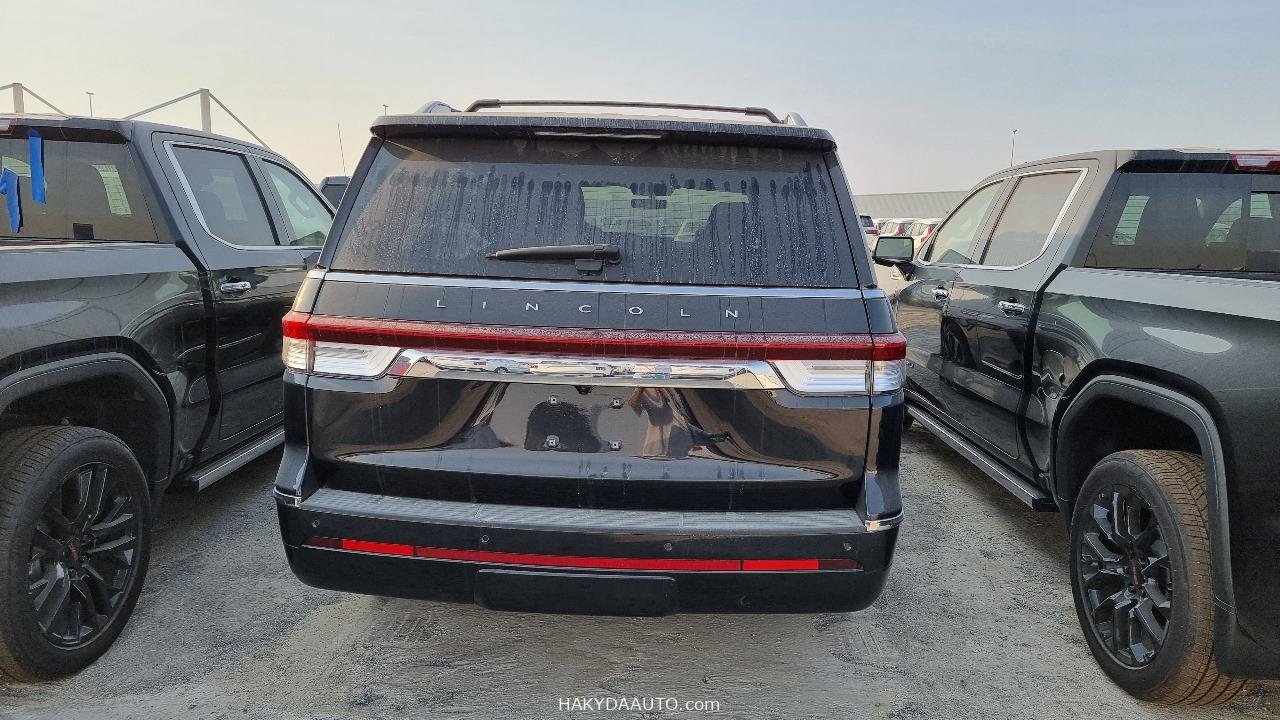 2023 LINCOLN NAVIGATOR L — 4