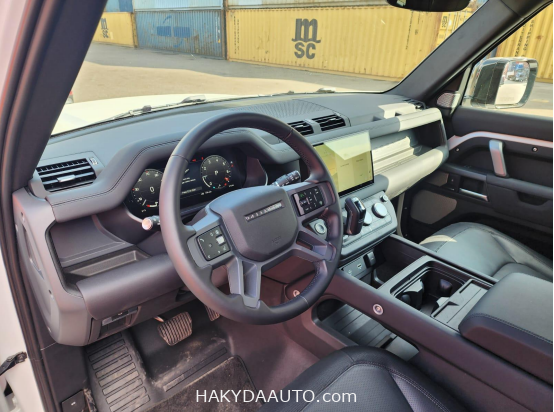 2024 Land Rover Defender 130 X-Dynamic SE — 15