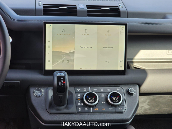 2024 Land Rover Defender 130 X-Dynamic SE — 17