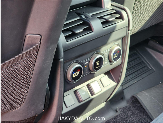 2024 Land Rover Defender 130 X-Dynamic SE — 24