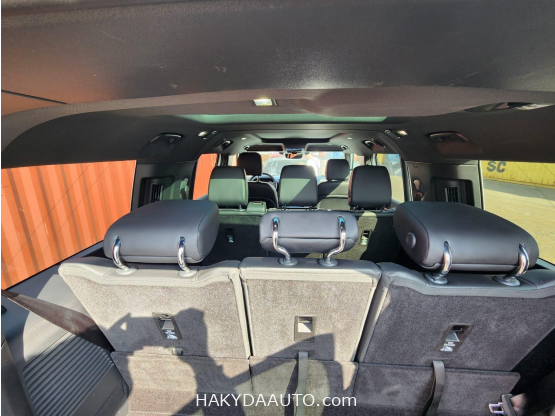 2024 Land Rover Defender 130 X-Dynamic SE — 26