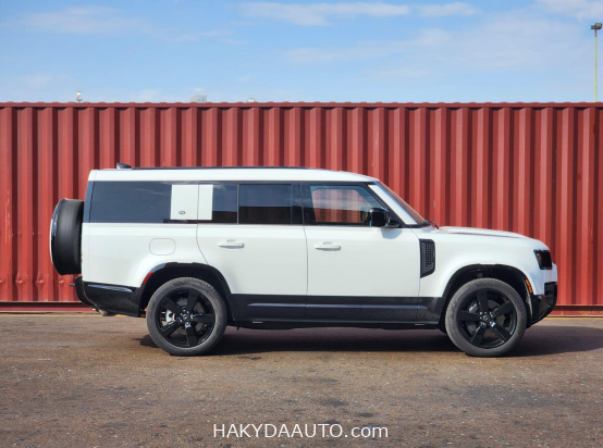 2024 Land Rover Defender 130 X-Dynamic SE — 4