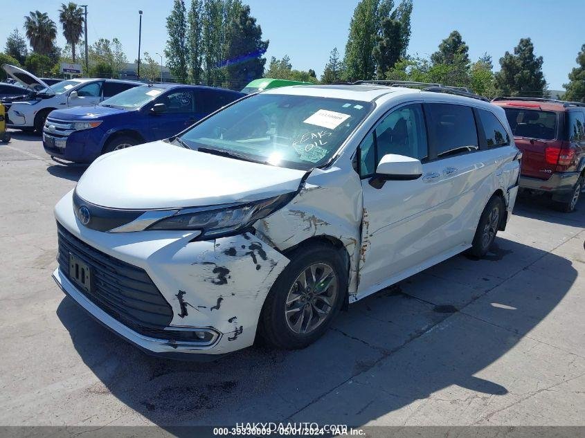 2023 TOYOTA SIENNA XLE HYBRID — 3