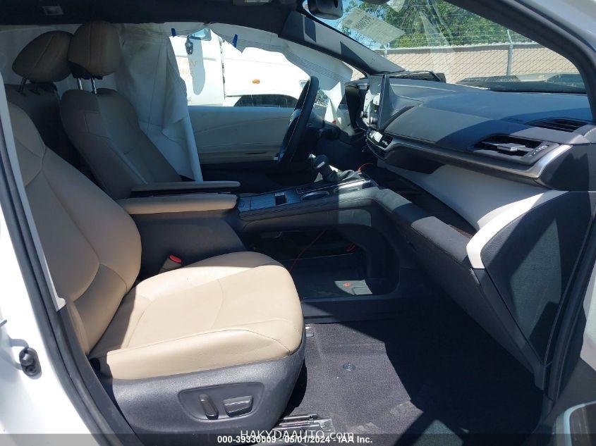 2023 TOYOTA SIENNA XLE HYBRID — 10
