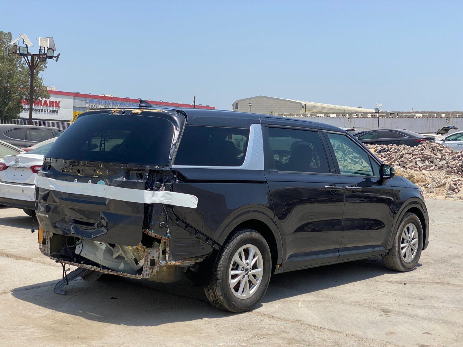 KIA CARNIVAL LX — 3