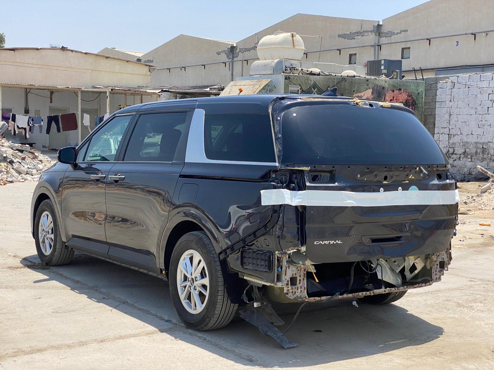 KIA CARNIVAL LX — 4