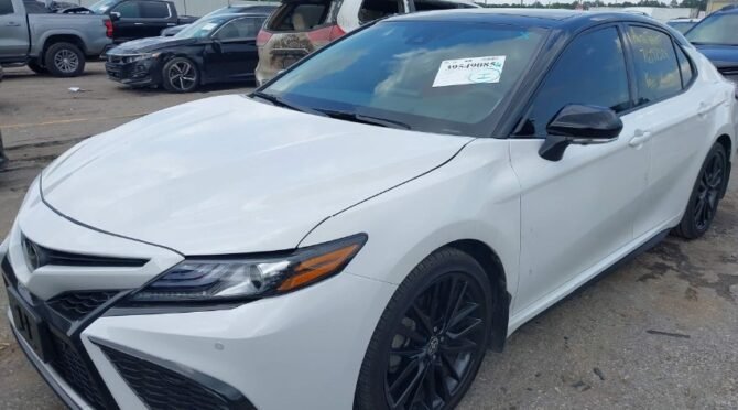 2023 TOYOTA CAMRY XSE