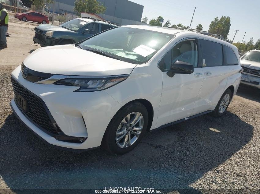 2023 TOYOTA SIENNA XSE HYBRID — 2