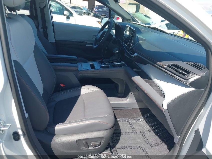 2023 TOYOTA SIENNA XSE HYBRID — 9