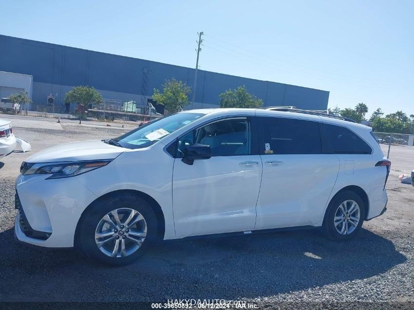 2023 TOYOTA SIENNA XSE HYBRID — 4