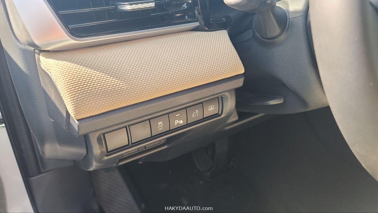 2025 TOYOTA CAMRY E-PLUS | 2.5L HYBRID — 17
