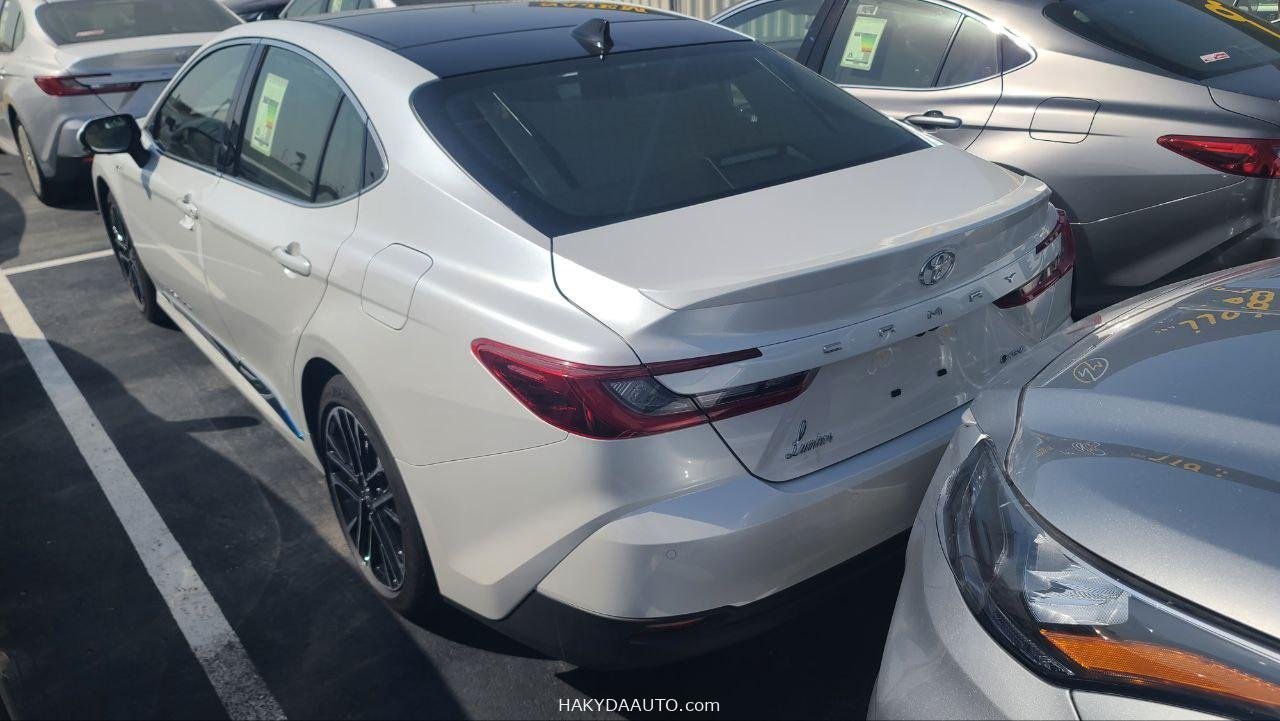 2025 TOYOTA CAMRY LUMIERE | 2.5L HYBRID — 2