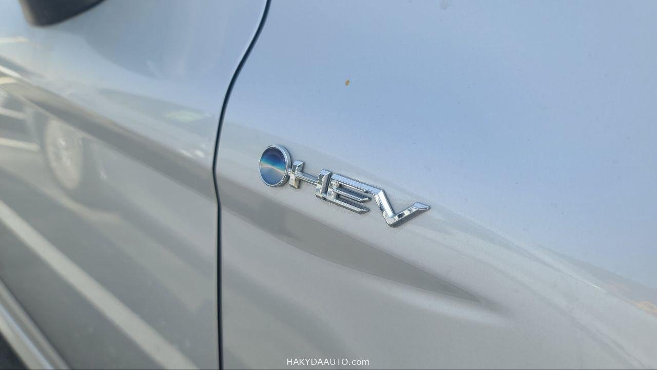 2025 TOYOTA CAMRY E-PLUS | 2.5L HYBRID — 7