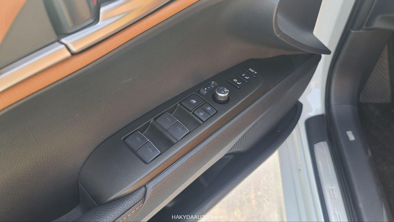 2025 TOYOTA CAMRY LUMIERE | 2.5L HYBRID — 20