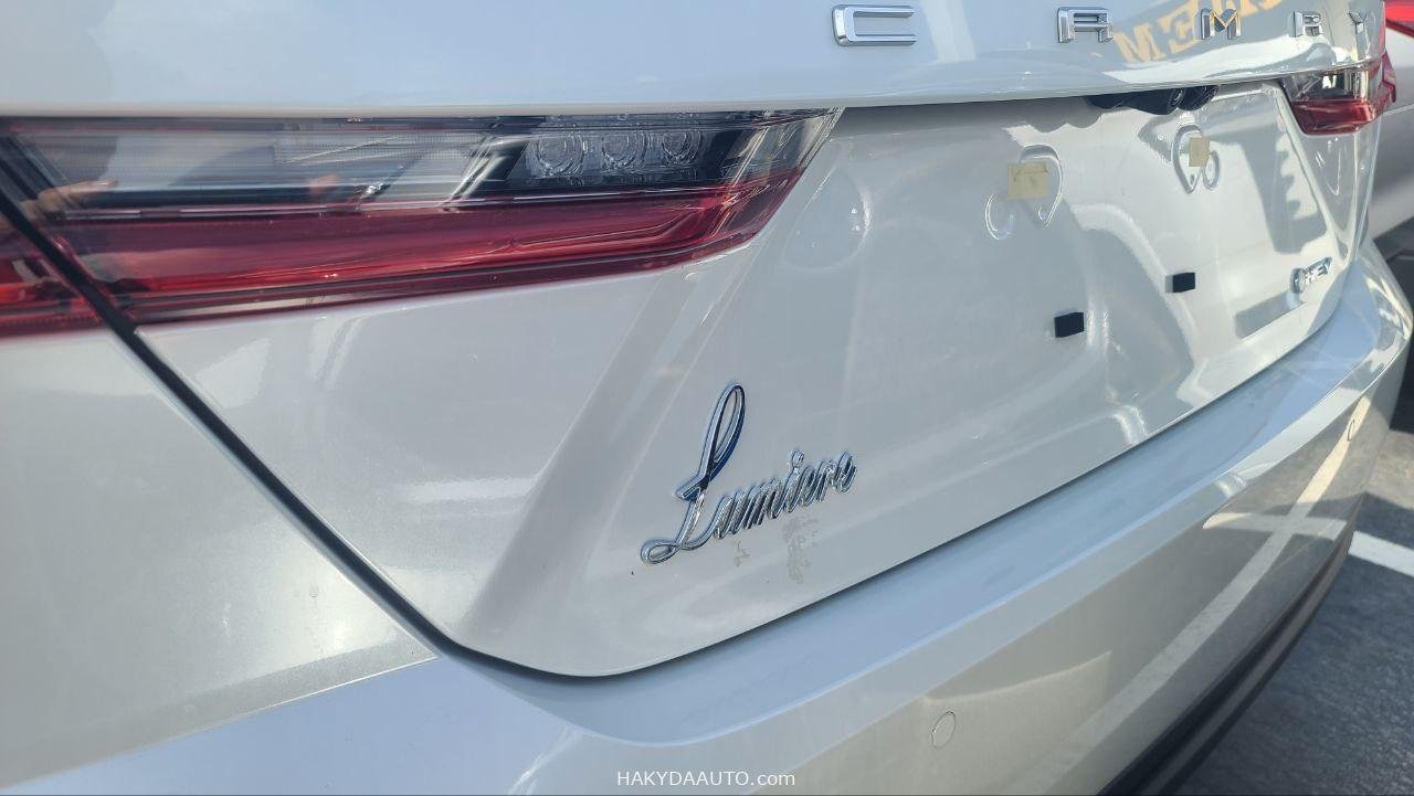 2025 TOYOTA CAMRY LUMIERE | 2.5L HYBRID — 8
