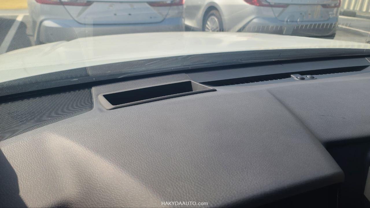 2025 TOYOTA CAMRY LUMIERE | 2.5L HYBRID — 13
