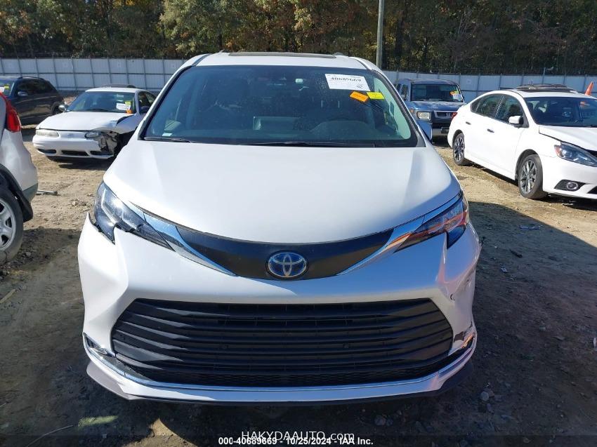 2022 TOYOTA SIENNA XLE HYBRID