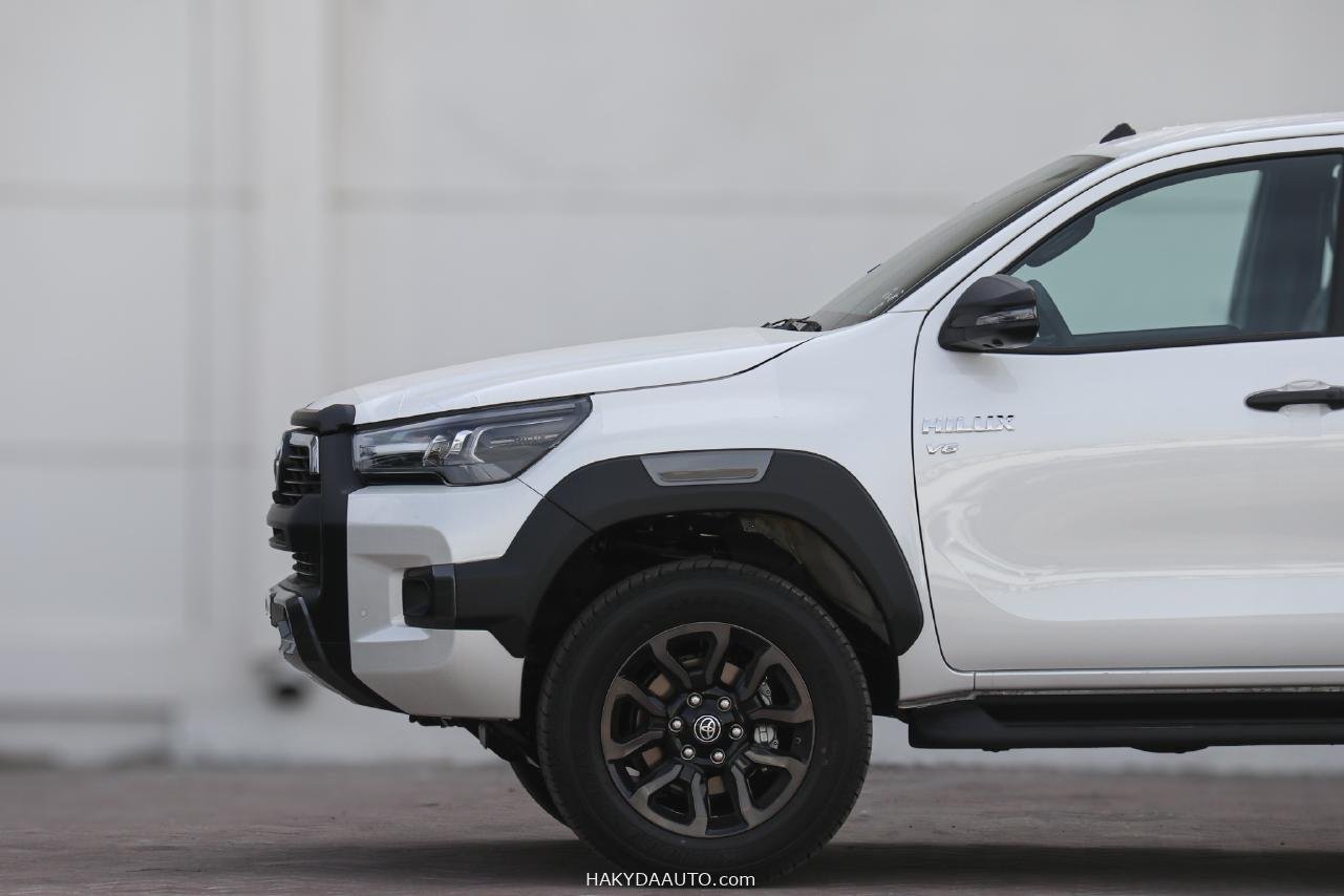 2025 Toyota Hilux Adventure | 4.0L 6AT 4X4 — 2