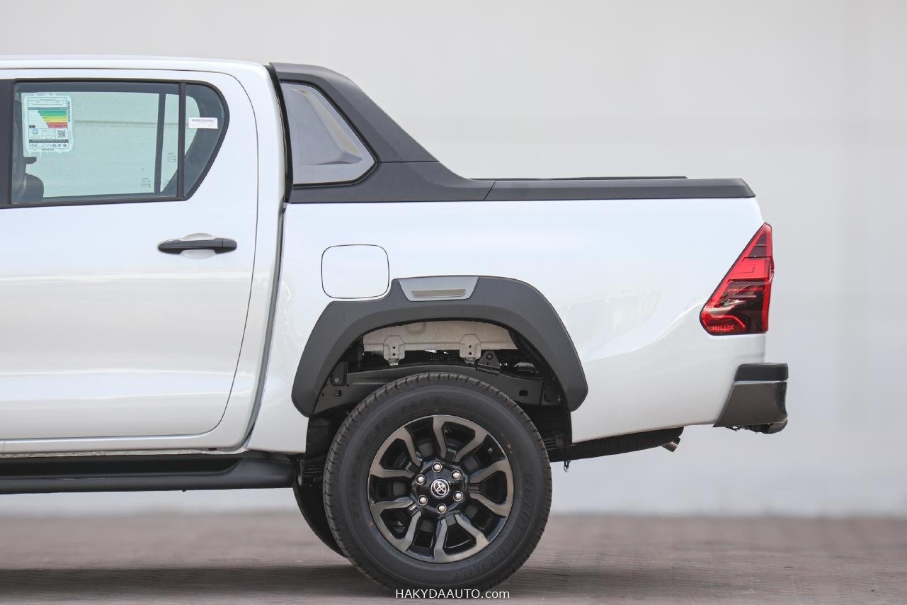 2025 Toyota Hilux Adventure | 4.0L 6AT 4X4 — 3