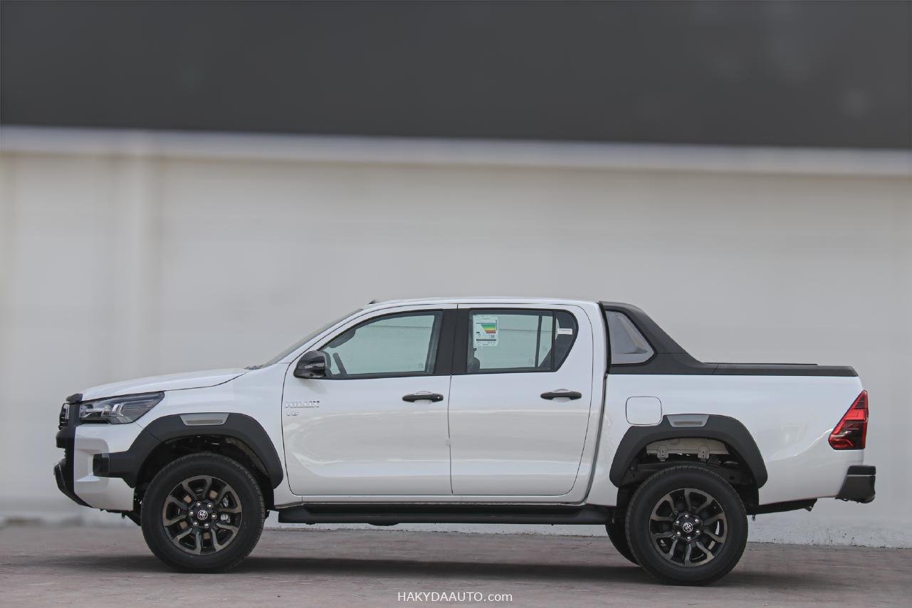 2025 Toyota Hilux Adventure | 4.0L 6AT 4X4 — 4