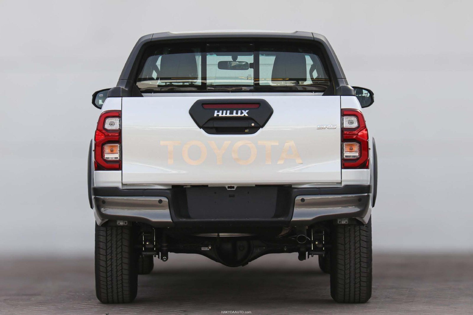 2025 Toyota Hilux Adventure | 4.0L 6AT 4X4 — 5