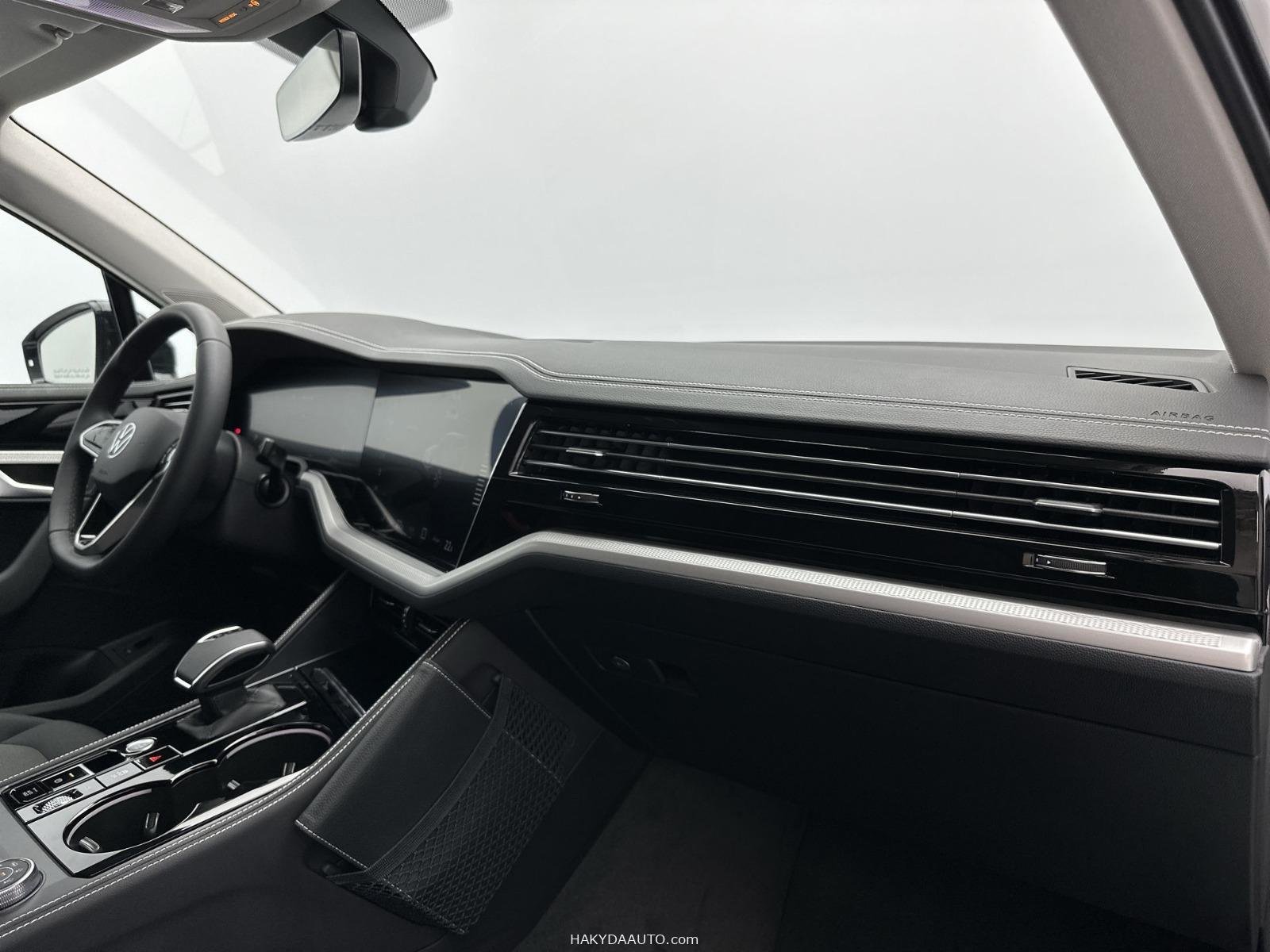 2024 VOLKSWAGEN TOUAREG TREND — 8
