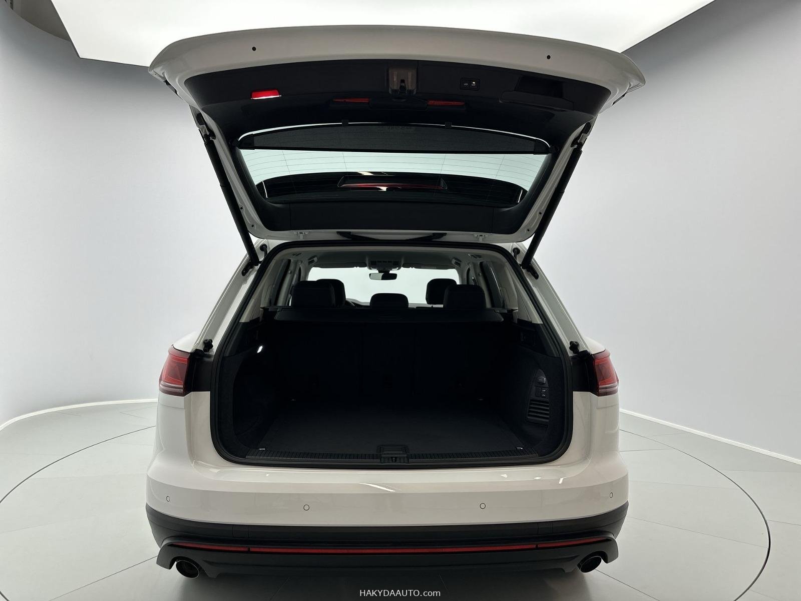 2024 VOLKSWAGEN TOUAREG TREND — 9
