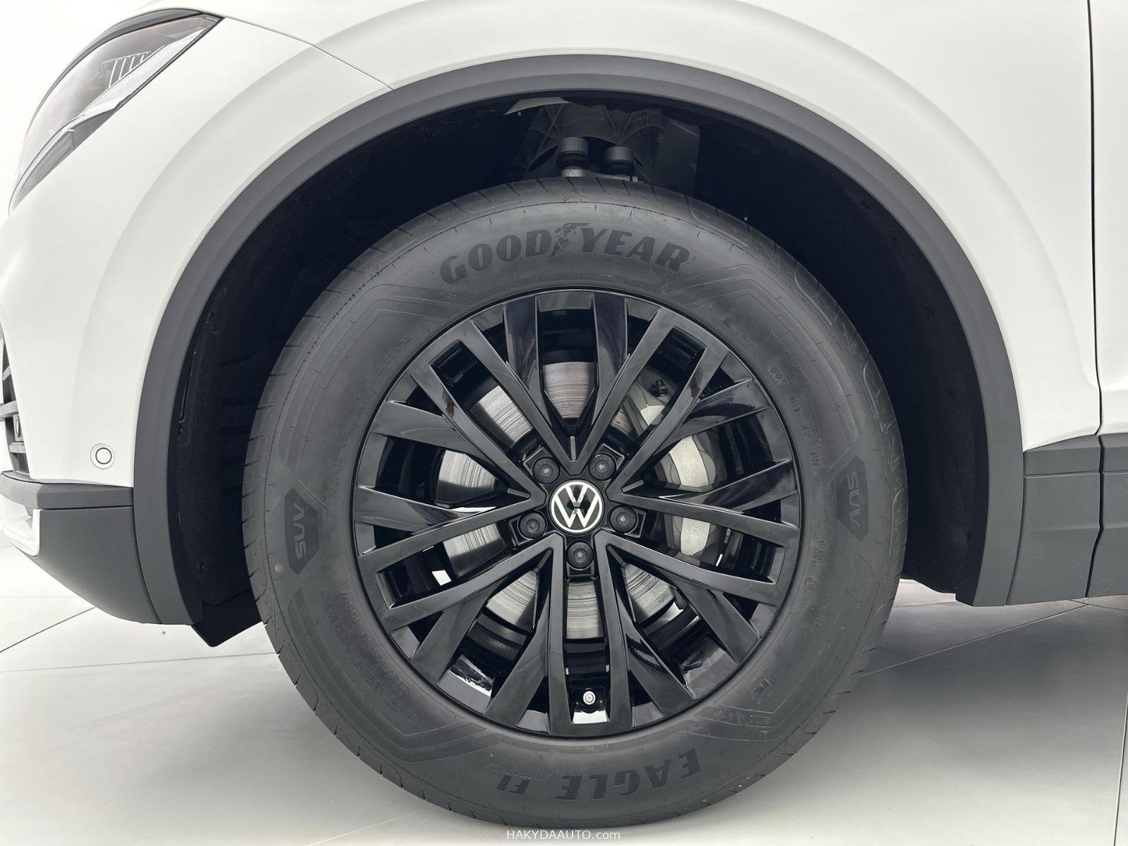 2024 VOLKSWAGEN TOUAREG TREND — 14