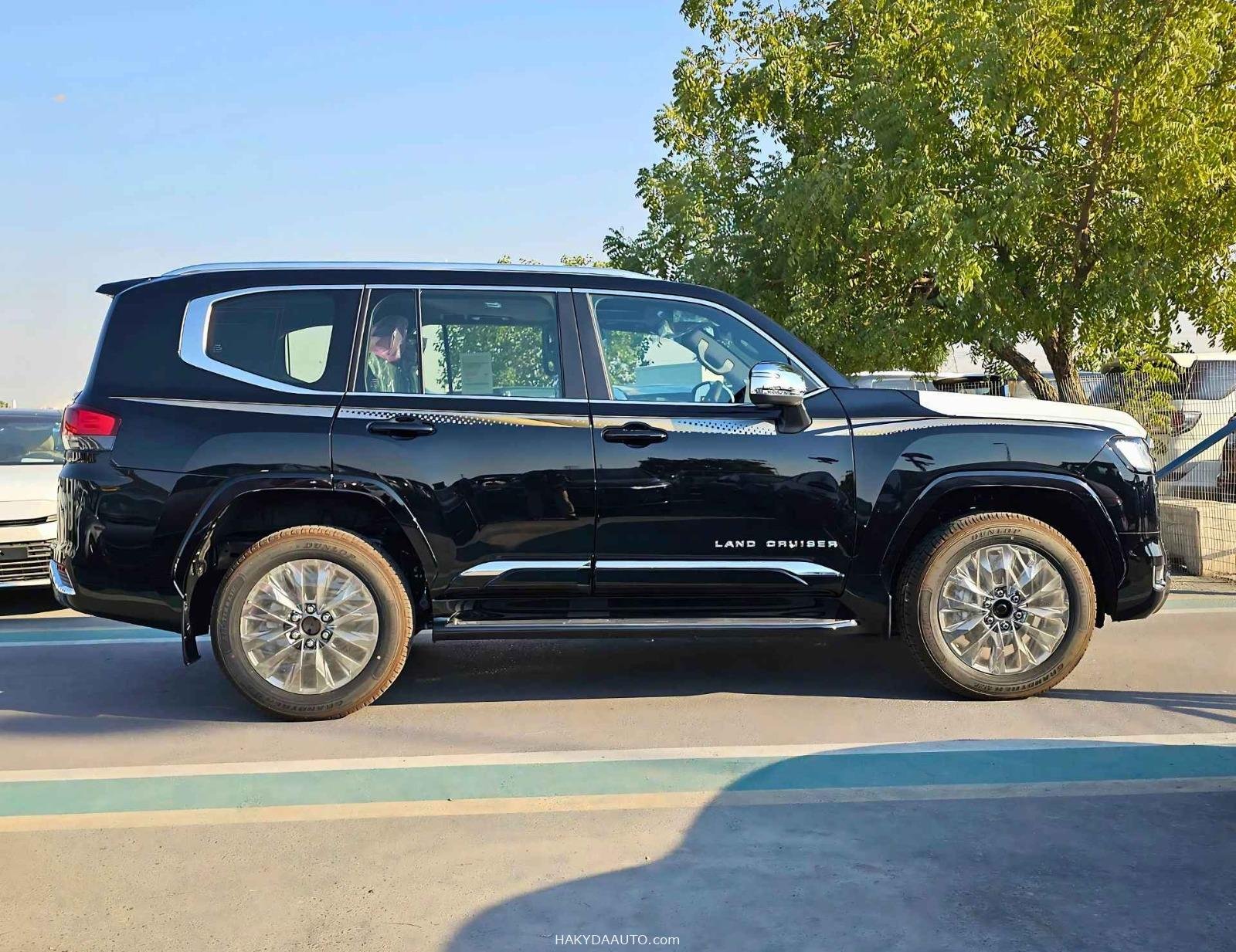 2025 TOYOTA LAND CRUISER 300 VX — 2