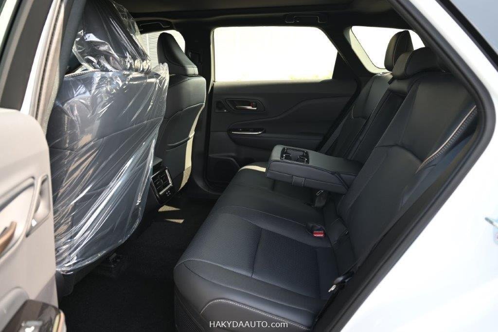 2025 TOYOTA CROWN SIGNIA LIMITED HYBRID 2.5L PETROL AT AWD — 7