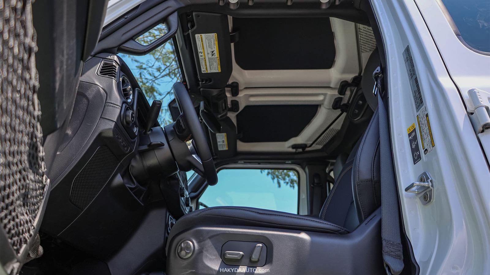 2025 JEEP WRANGLER SAHARA 2.0L 4WD — 4