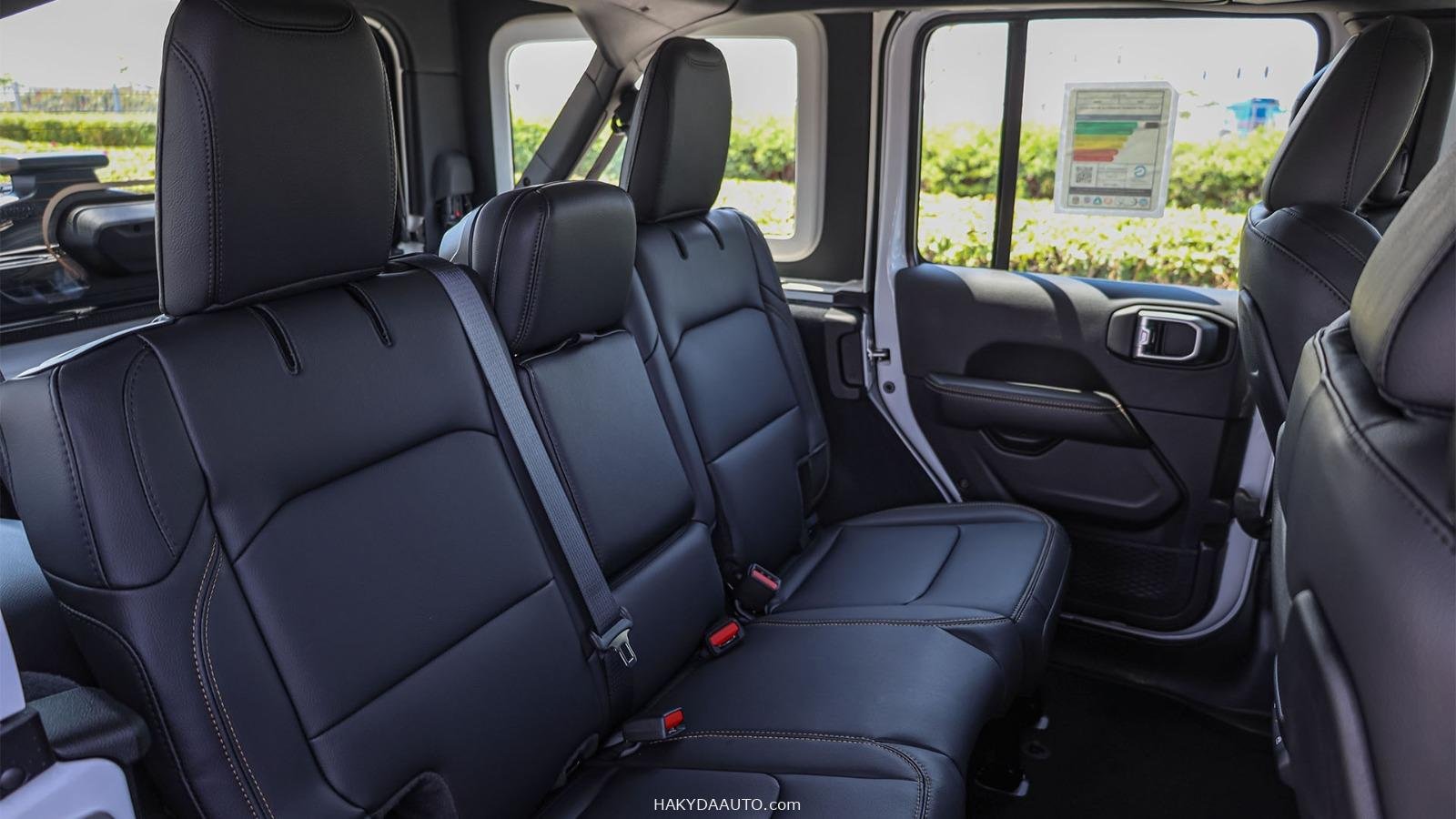 2025 JEEP WRANGLER SAHARA 2.0L 4WD — 8