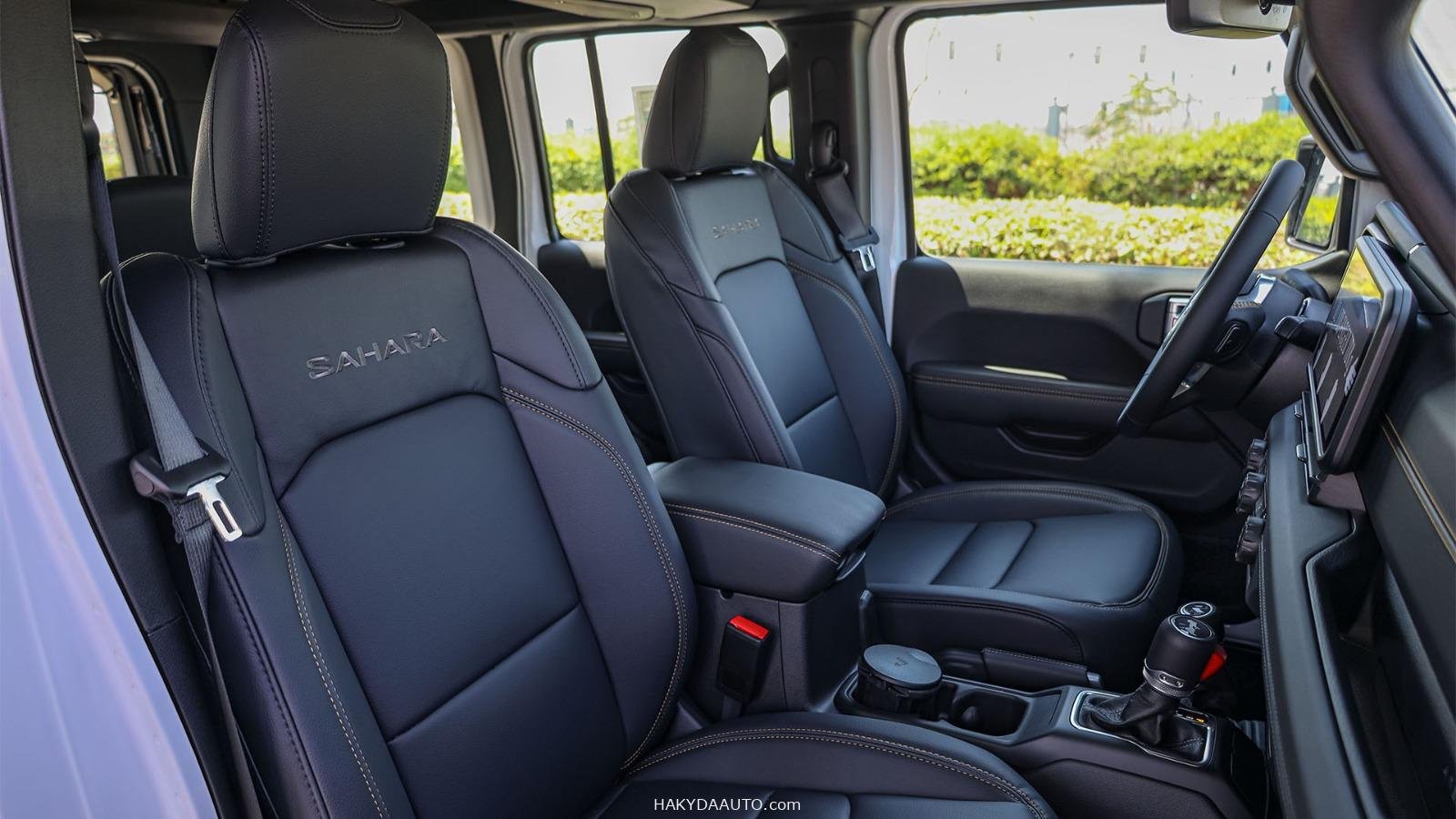 2025 JEEP WRANGLER SAHARA 2.0L 4WD — 9