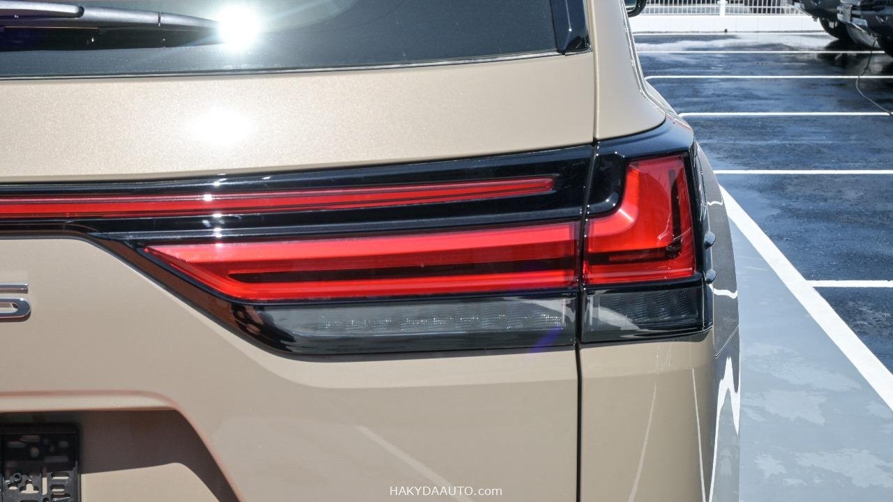 2025 LEXUS LX600 OVERTRAIL 3.5L TT — 6