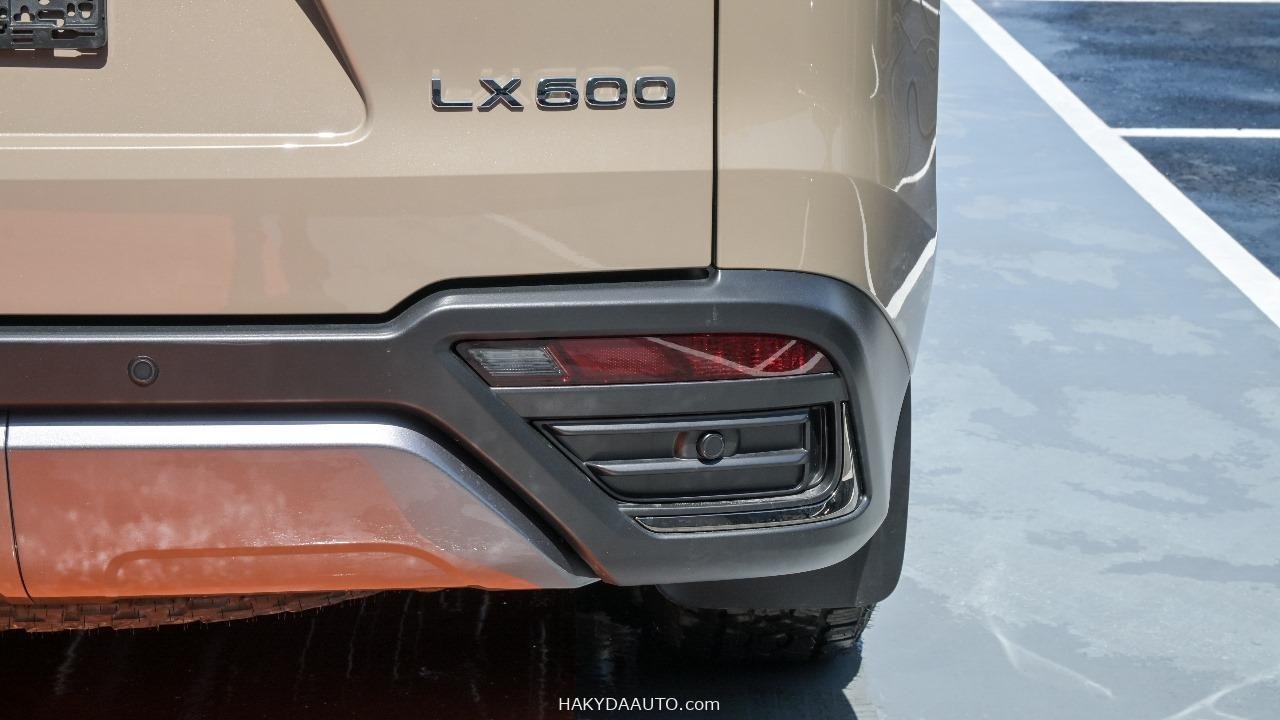 2025 LEXUS LX600 OVERTRAIL 3.5L TT — 12