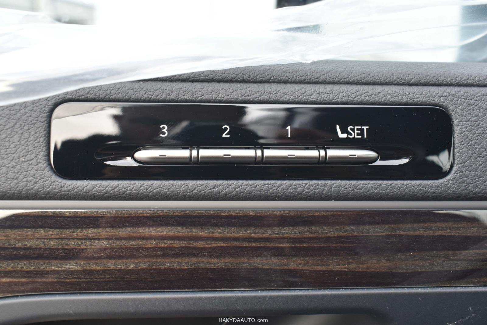 2025 LEXUS LX700h 3.5TT HYBRID — 29