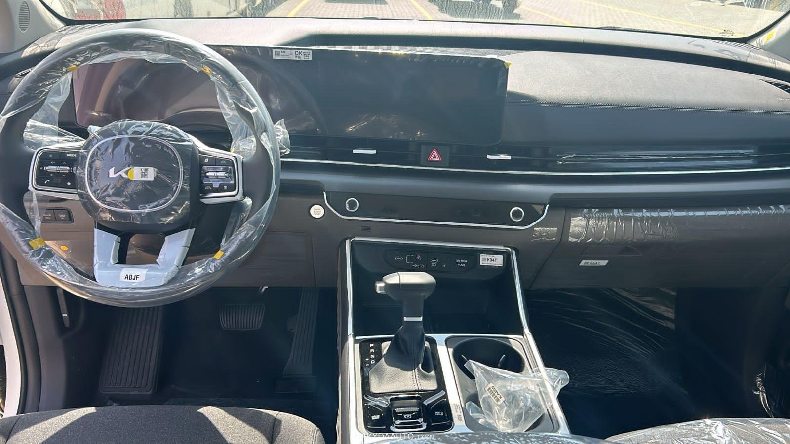2025/24 KIA CARNIVAL GLS GCC  3.5L V6 — 23