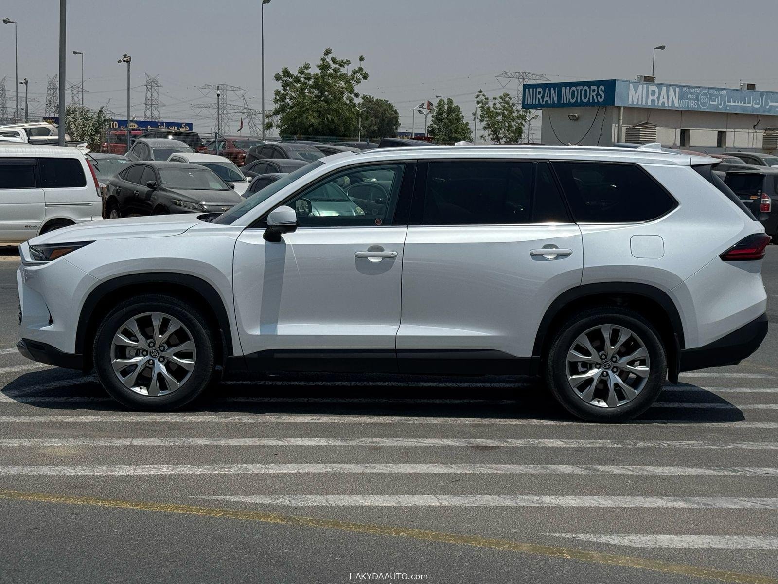 2025 TOYOTA GRAND HIGHLANDER LIMITED  2.5L HYBRID AWD — 9