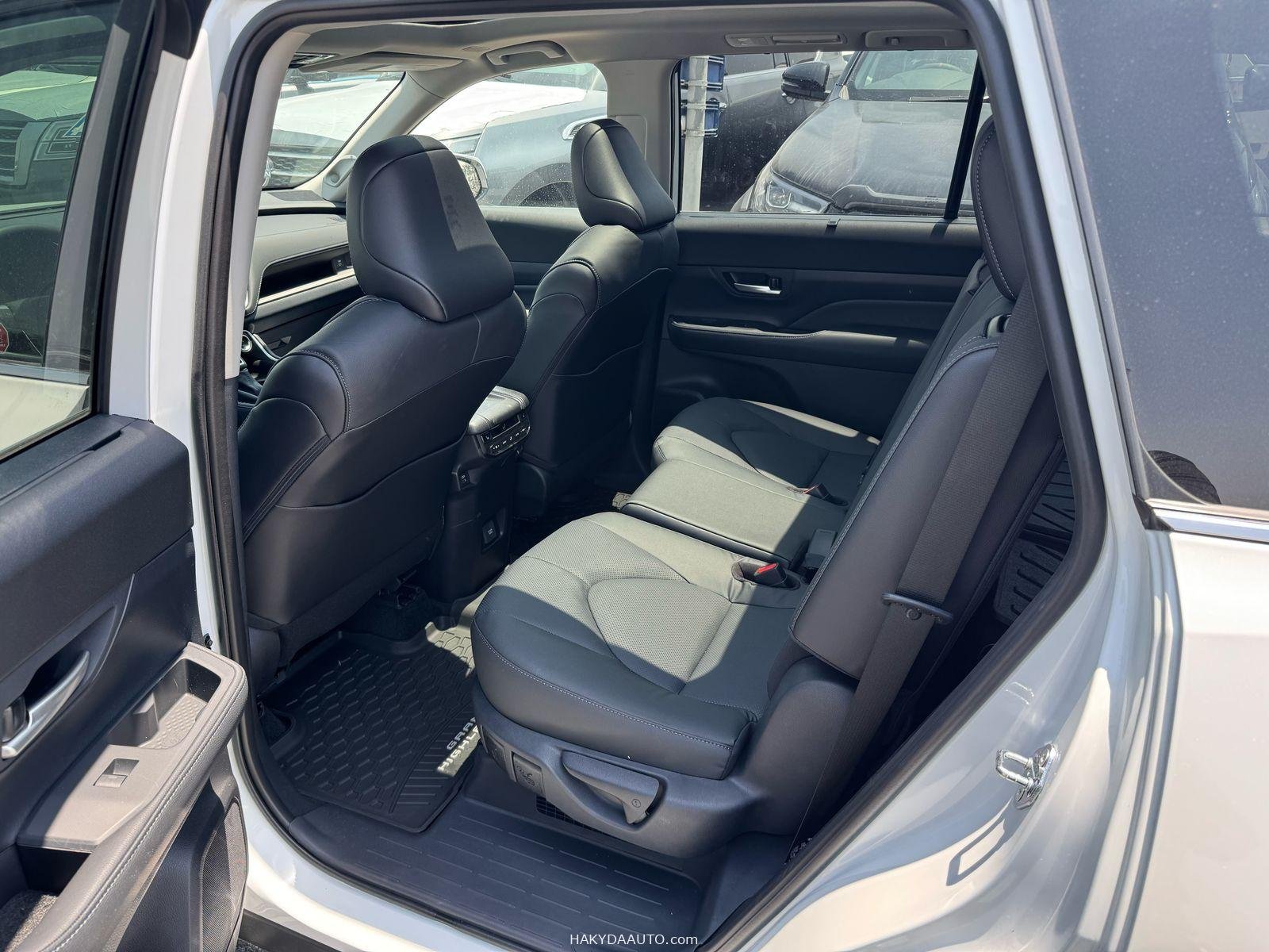 2025 TOYOTA GRAND HIGHLANDER LIMITED  2.5L HYBRID AWD — 16