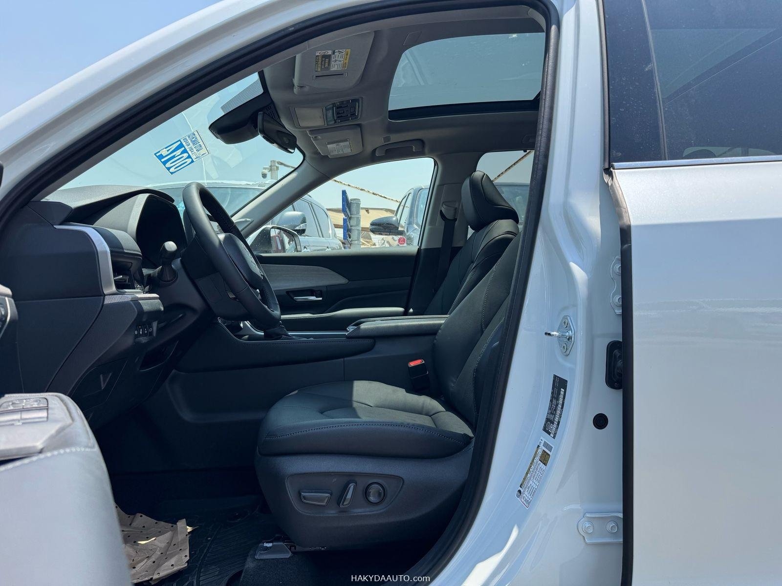 2025 TOYOTA GRAND HIGHLANDER LIMITED  2.5L HYBRID AWD — 19