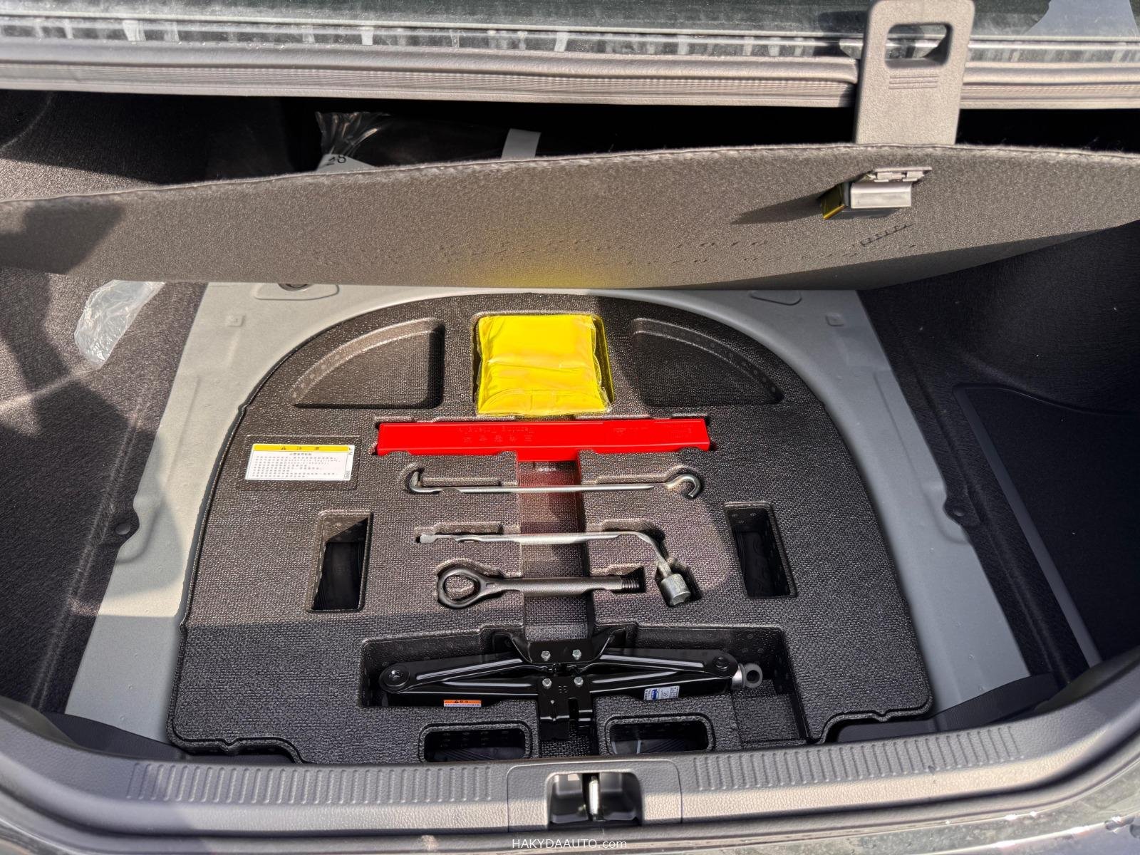 2025 TOYOTA CAMRY HG PREMIUM 2.5L HYBRID — 17