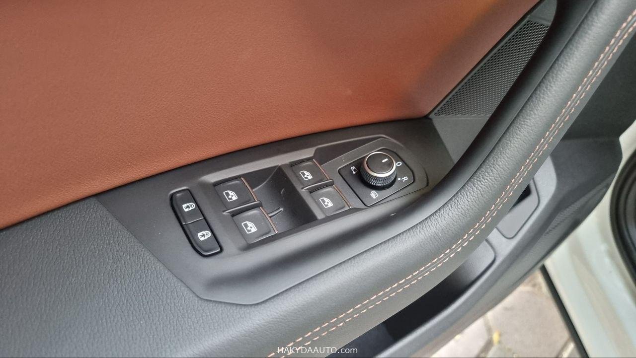 2025 VW TOUAREG ELEGANCE PLUS | 3.0T V6 AWD — 9