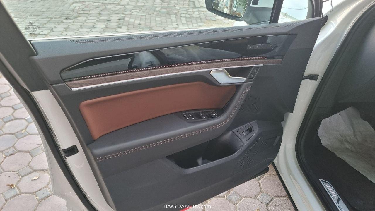 2025 VW TOUAREG ELEGANCE PLUS | 3.0T V6 AWD — 10