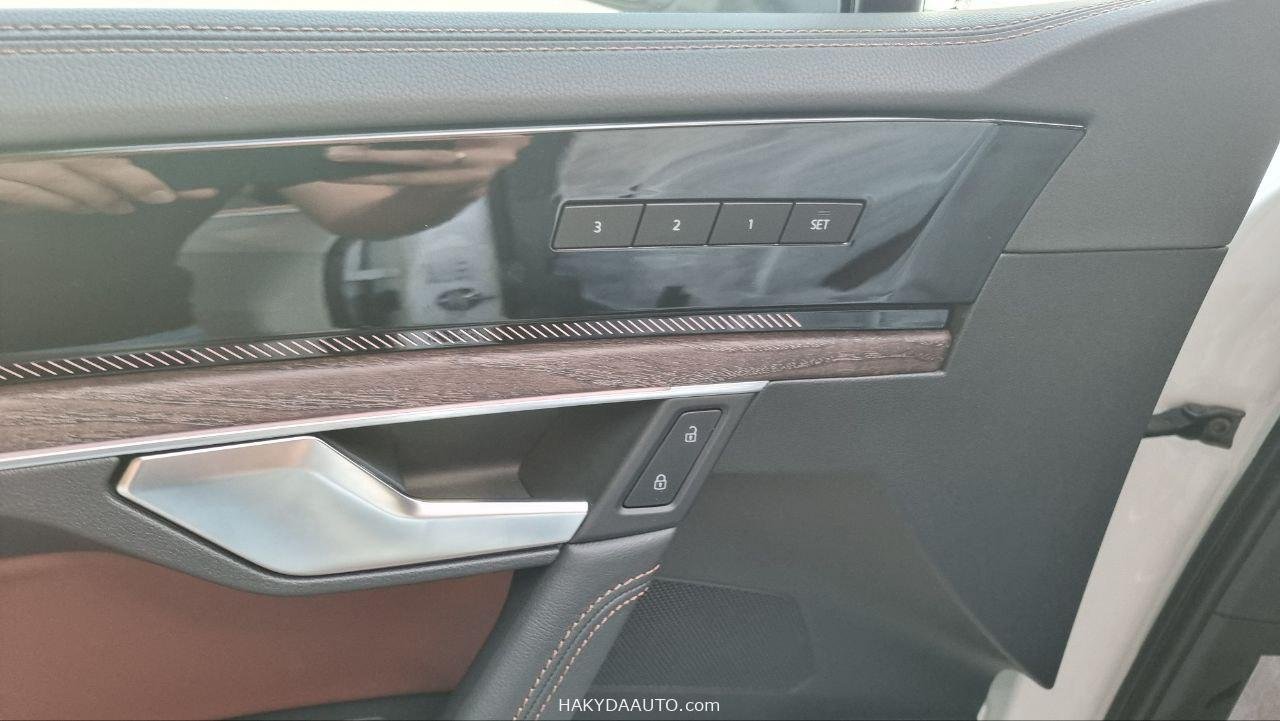 2025 VW TOUAREG ELEGANCE PLUS | 3.0T V6 AWD — 11