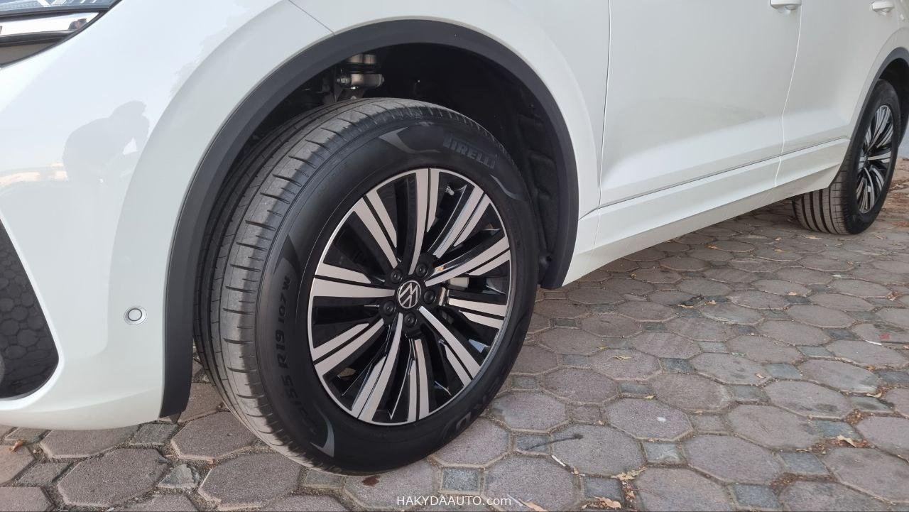 2025 VW TOUAREG ELEGANCE PLUS | 3.0T V6 AWD — 18