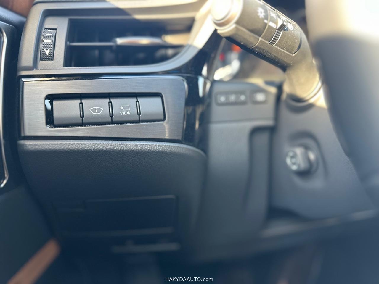 2025 LEXUS ES350 SIGNET 3.5L V6 — 25