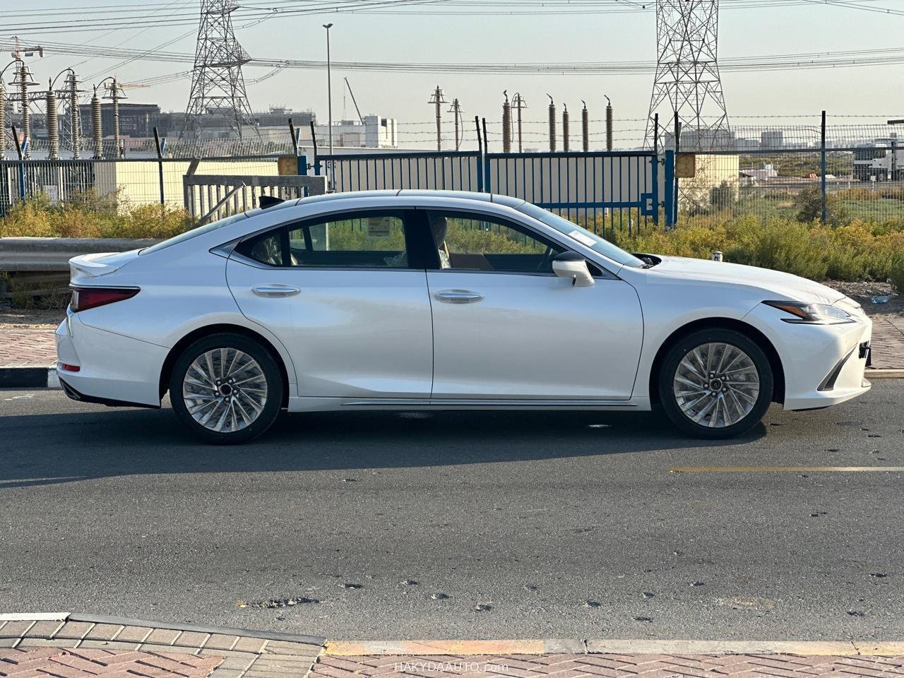 2025 LEXUS ES350 SIGNET 3.5L V6 — 3
