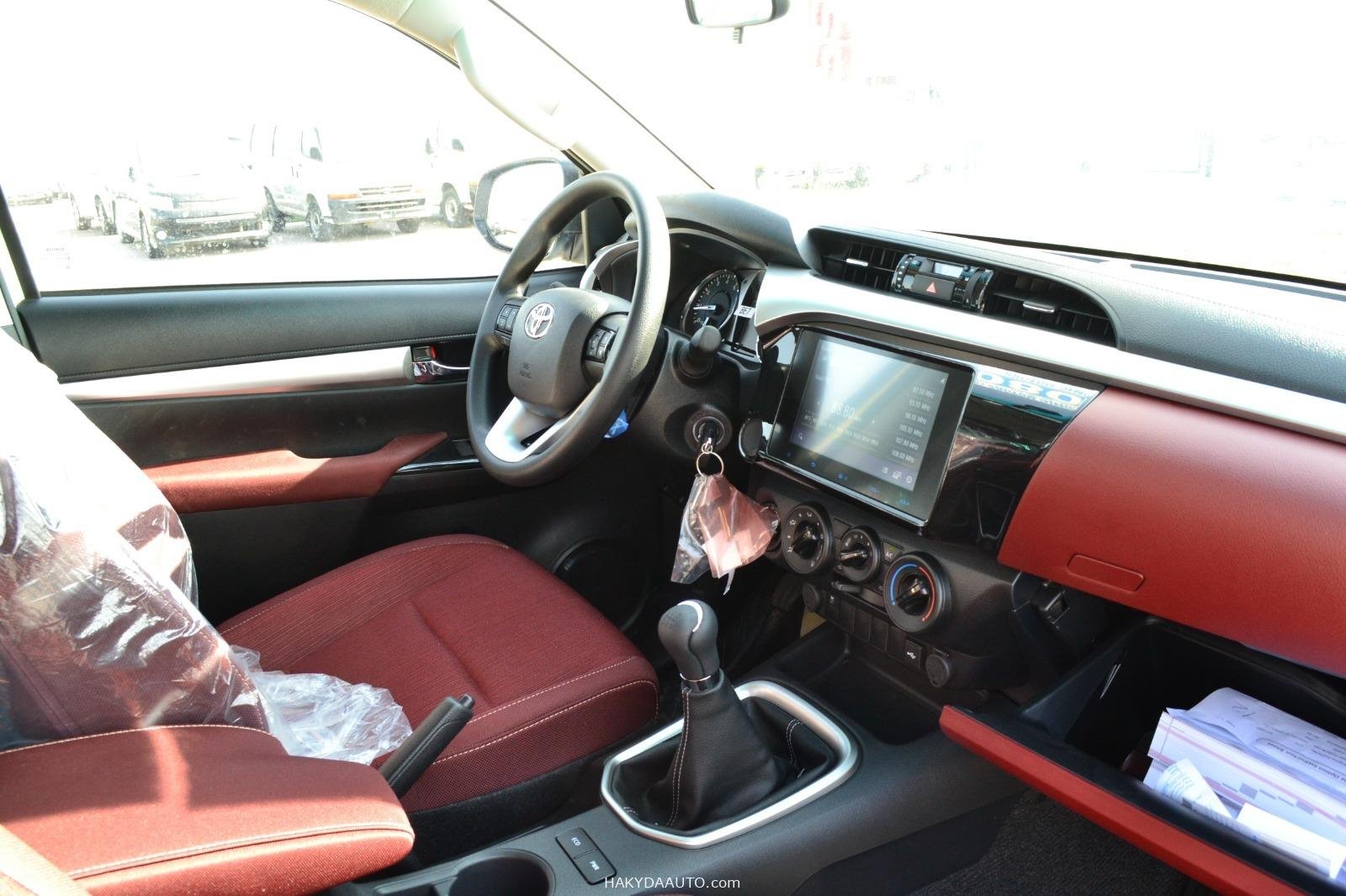 2025 TOYOTA HILUX SR5 | 2.7L 4WD МКПП — 9