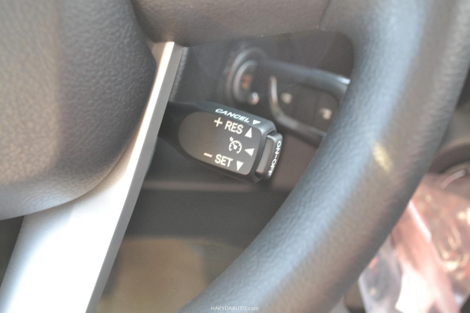 2025 TOYOTA HILUX SR5 | 2.7L 4WD МКПП — 13